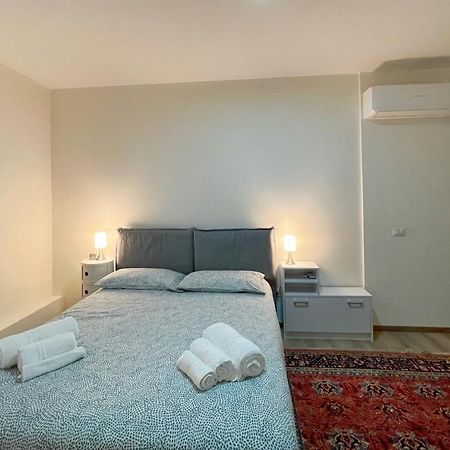 Extravaganza Room And Suite Apartment City Center 칼리아리 외부 사진
