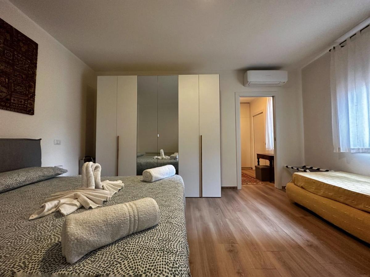 Extravaganza Room And Suite Apartment City Center 칼리아리 외부 사진
