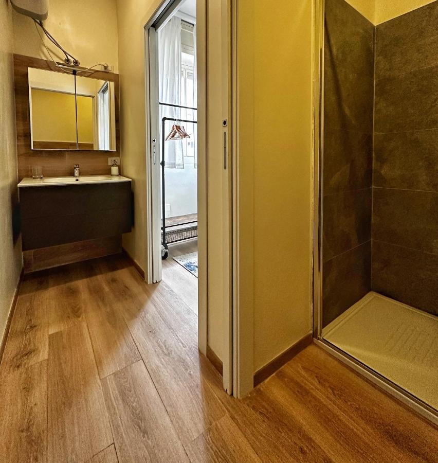 Extravaganza Room And Suite Apartment City Center 칼리아리 외부 사진